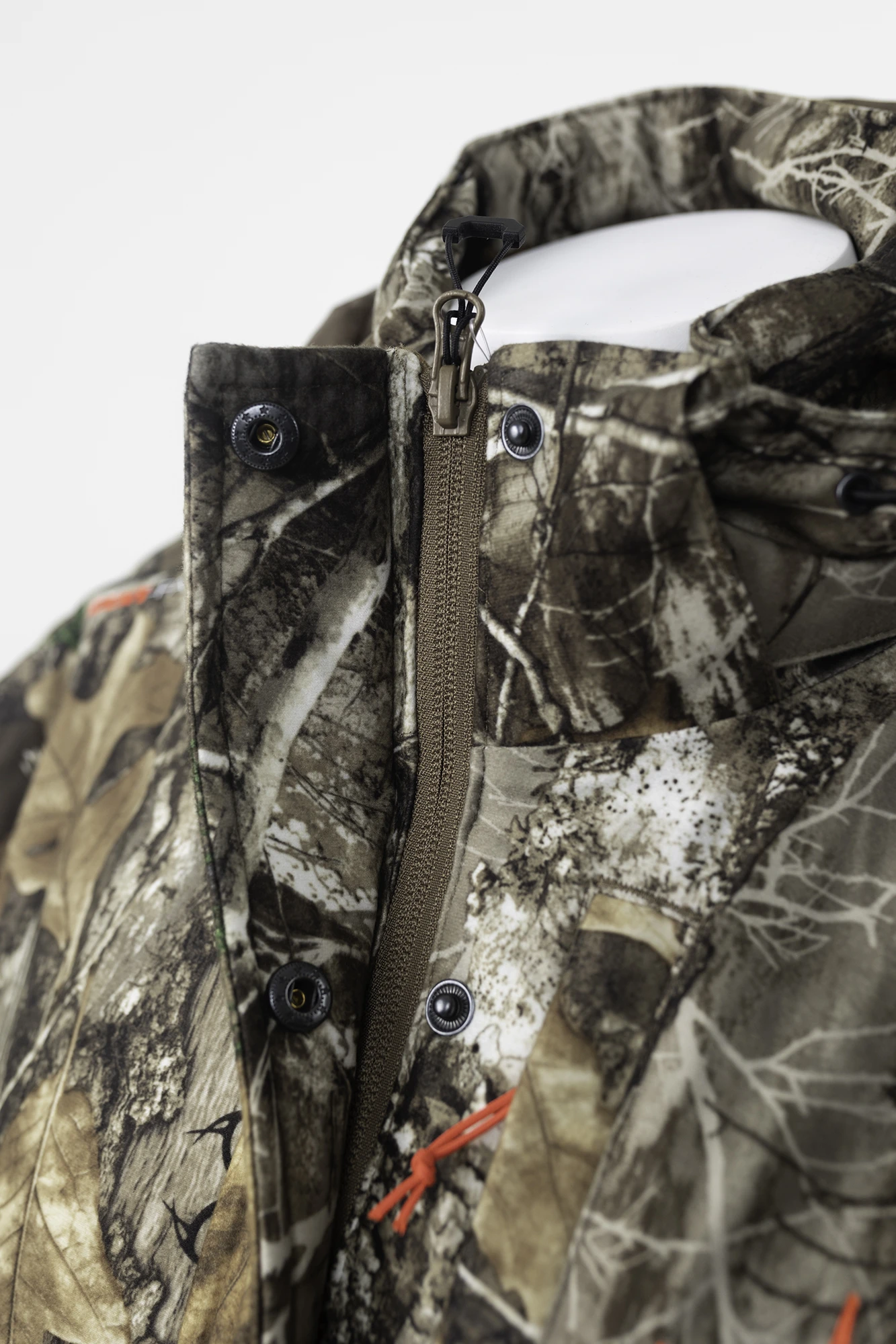 Realtree Women's Camo Cedar Branch Insulated Parka | EDGE 5 Realtree Women's Camo Cedar Branch Insulated Parka | EDGE - Image 3