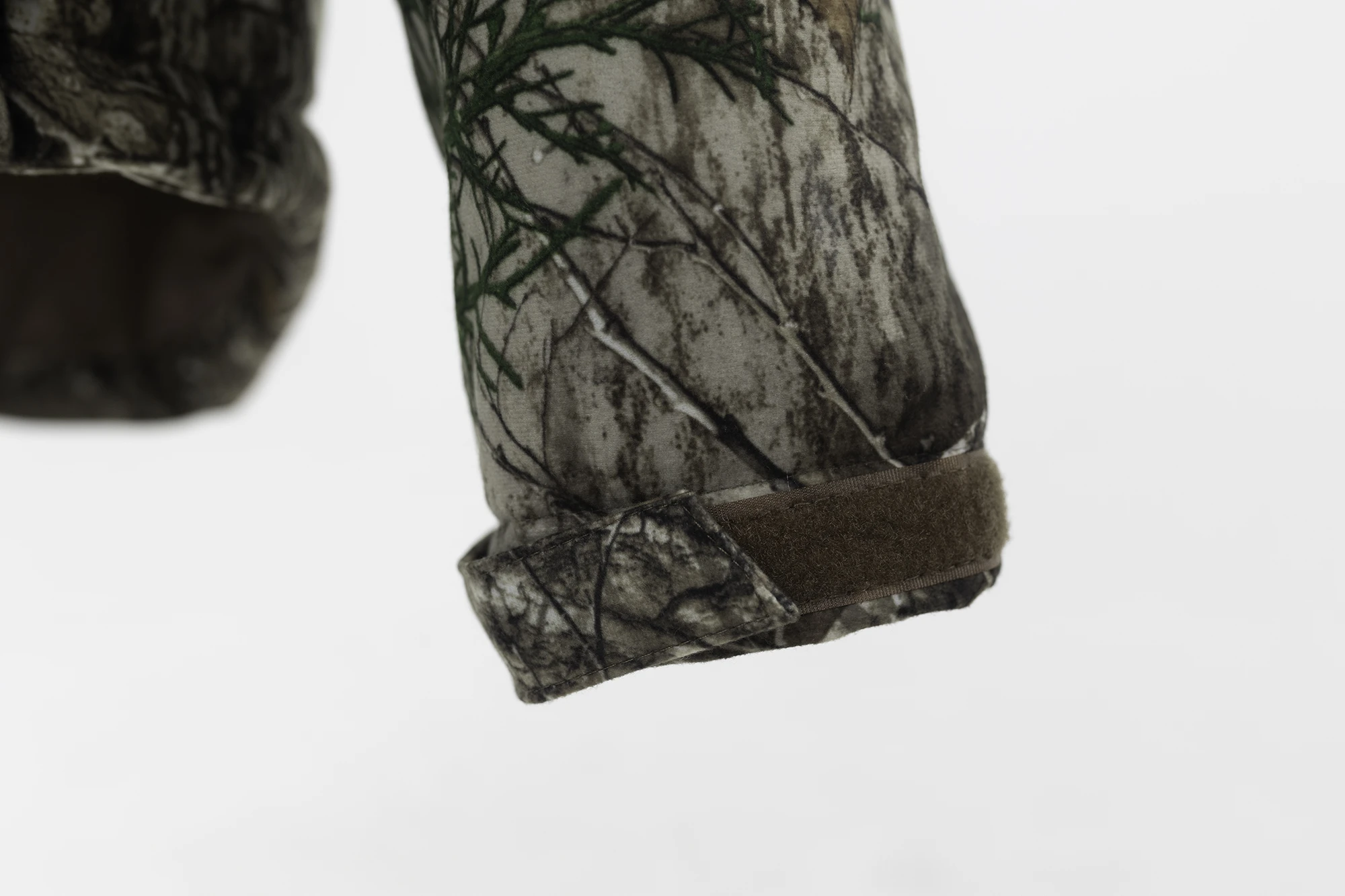 Realtree Women's Camo Cedar Branch Insulated Parka | EDGE 8 Realtree Women's Camo Cedar Branch Insulated Parka | EDGE - Image 6